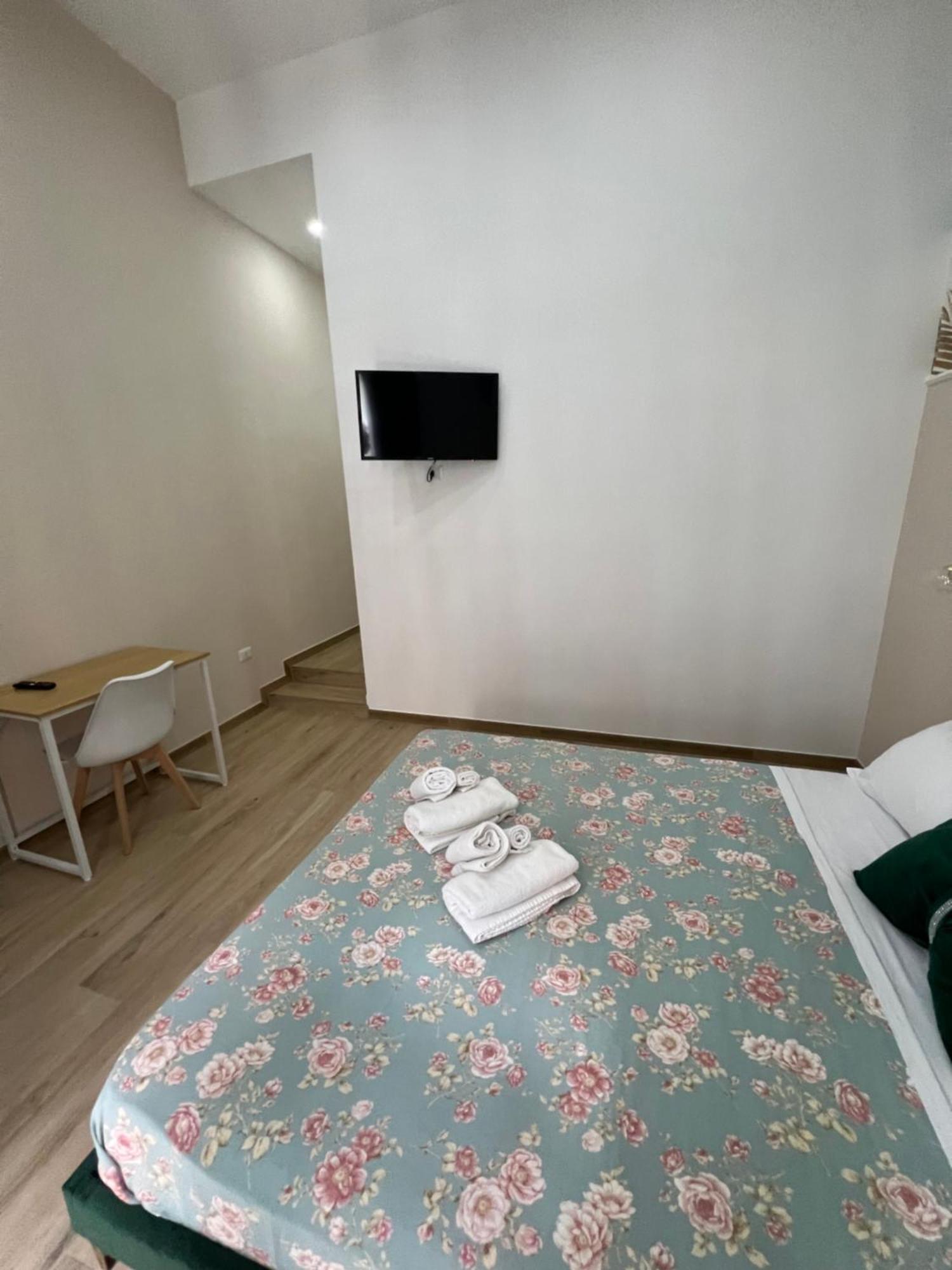 Vpm Rooms Central Train Station Naples Exterior photo